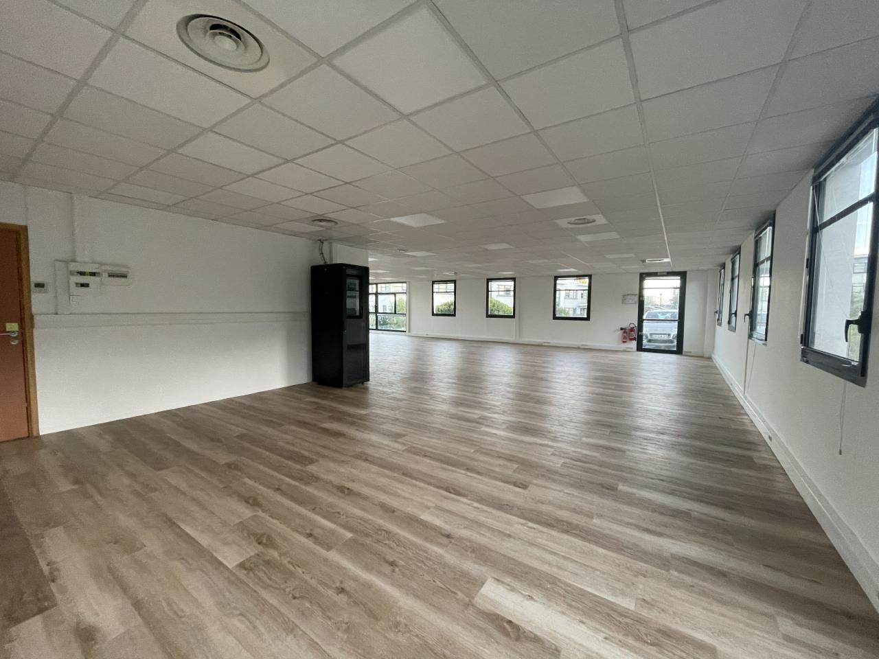 Bureau Aix-en-Provence 303m² Location bureau Aix-en-Provence Bouches-du-Rhône OLBUR2420499 4